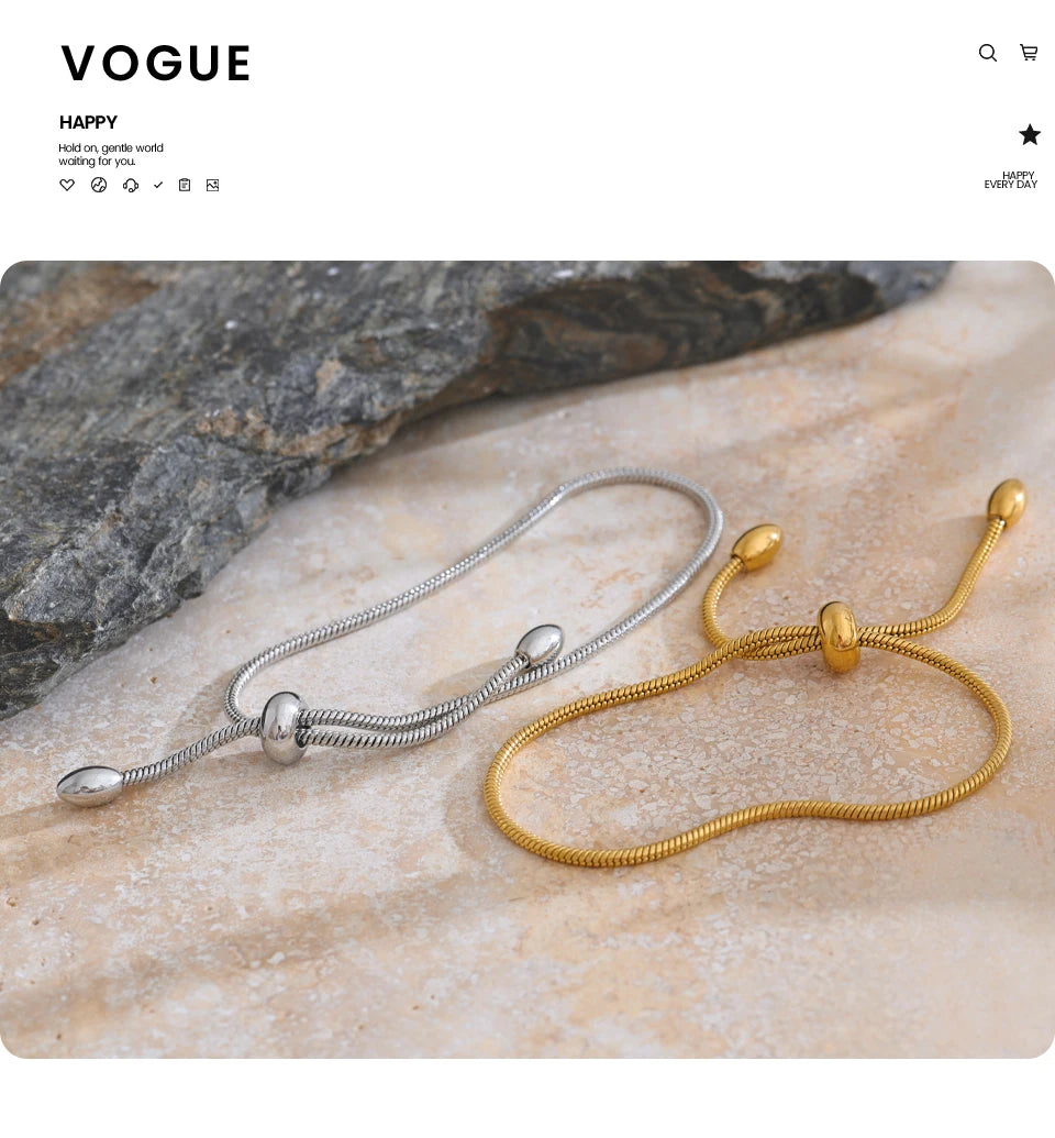 Geometric chain necklace in gold-plated stainless steel.