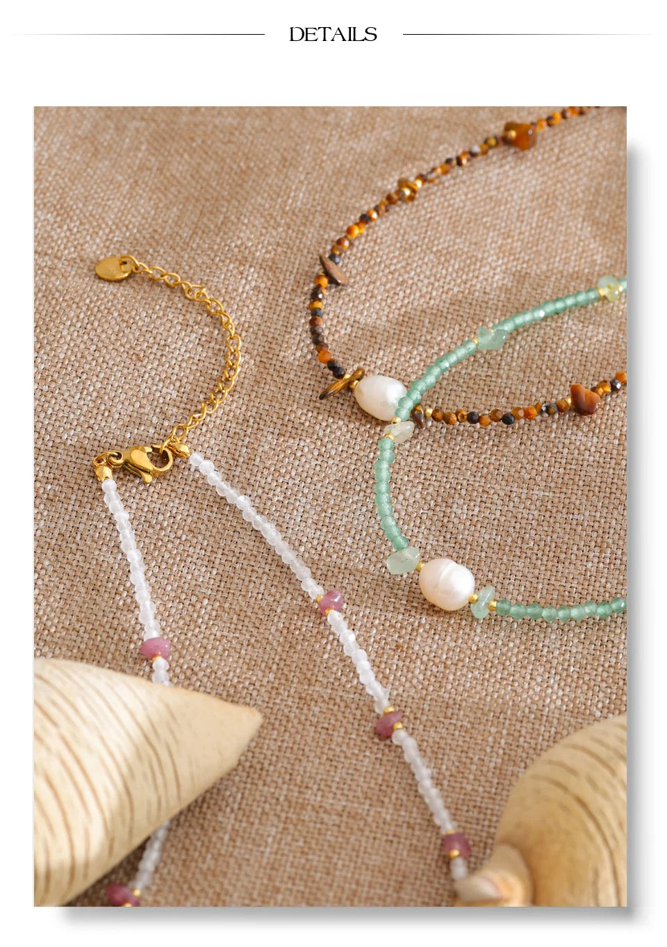 Freshwater pearl natural stone beaded necklace in gold-plated stainless steel with freshwater pearl and natural stone.