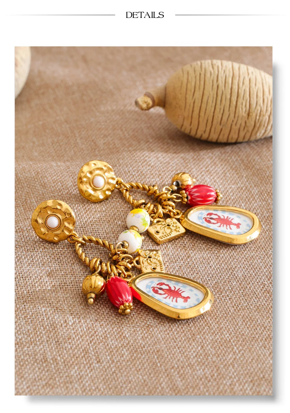 Geometric earrings in gold-plated stainless steel.