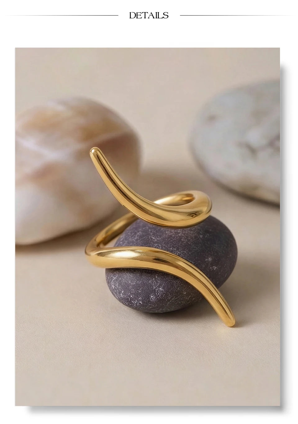 Minimalist geometric ring in gold-plated stainless steel.