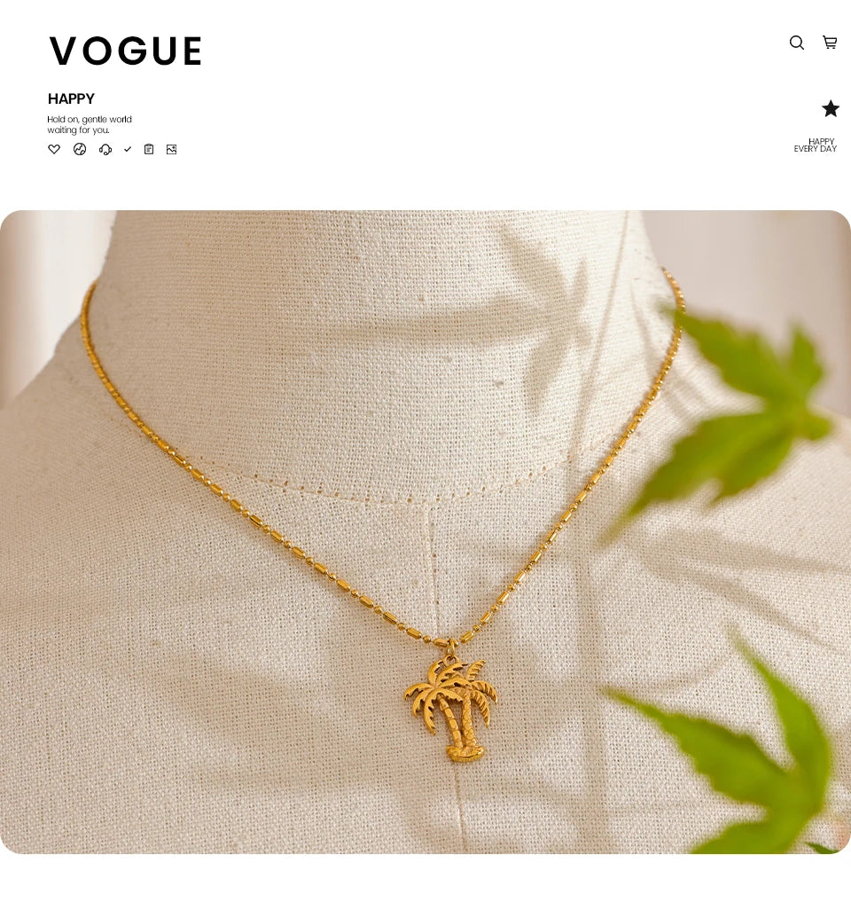 Geometric necklace in gold-plated stainless steel.
