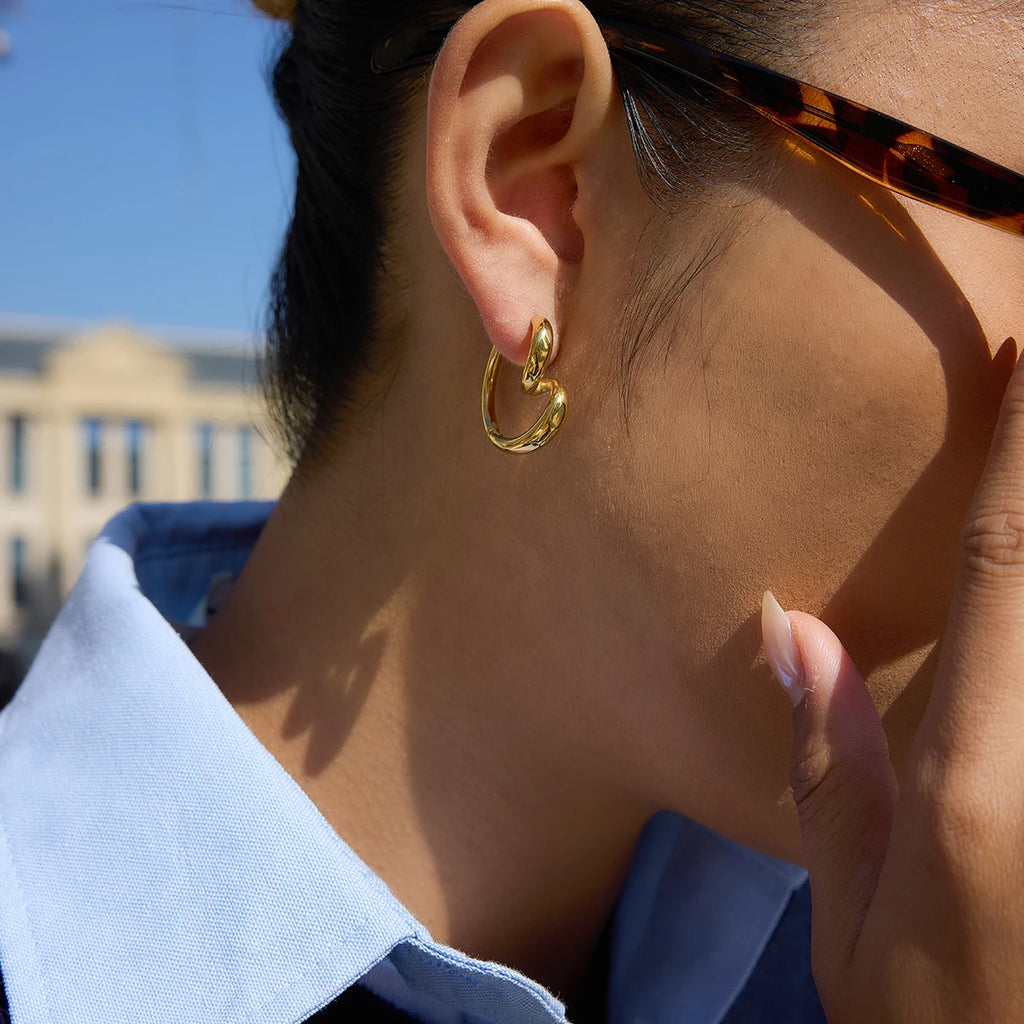 Twisted Heart Hoop Earrings — Stainless Steel · PS067