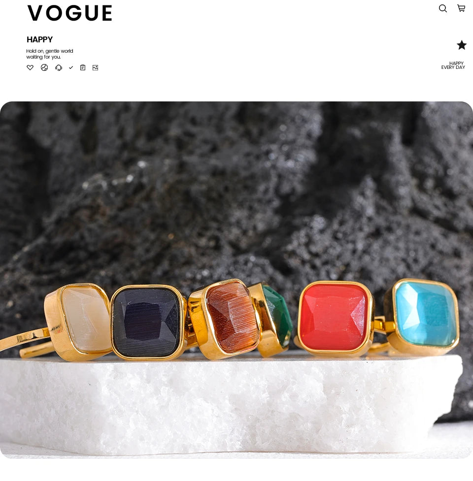 Natural stone multi-color geometric ring in 18K gold-plated stainless steel with natural stone.