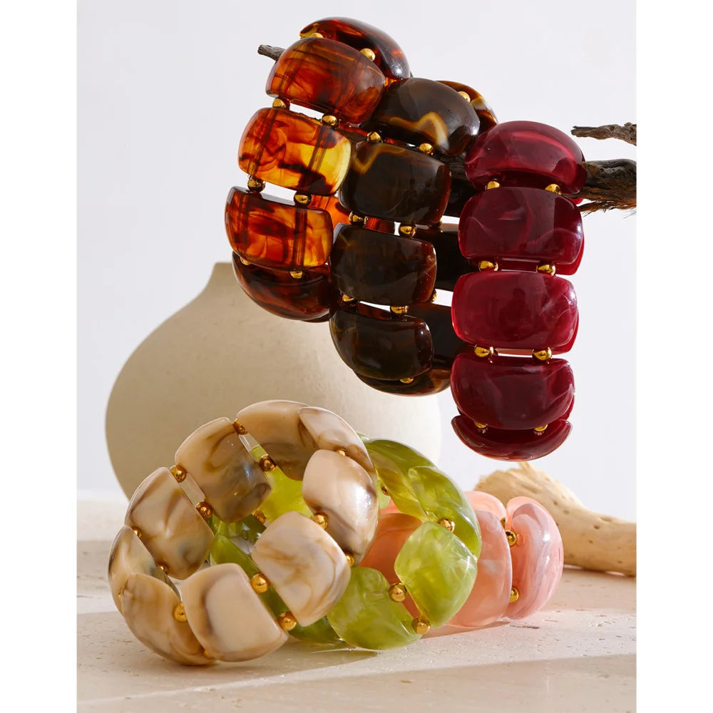 Resin multi-color geometric bracelet in gold-plated stainless steel with resin.