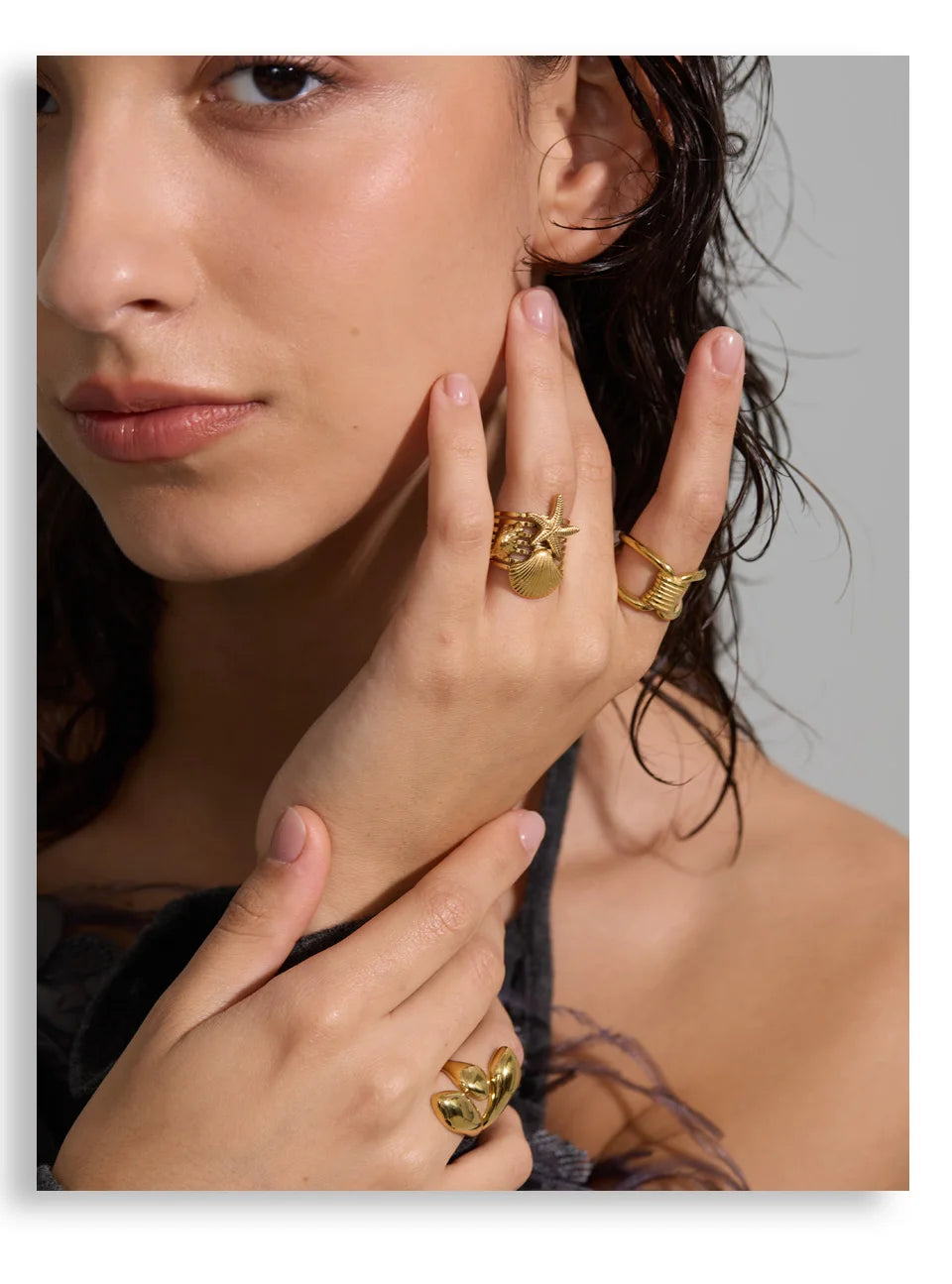 Geometric ring in gold-plated stainless steel.