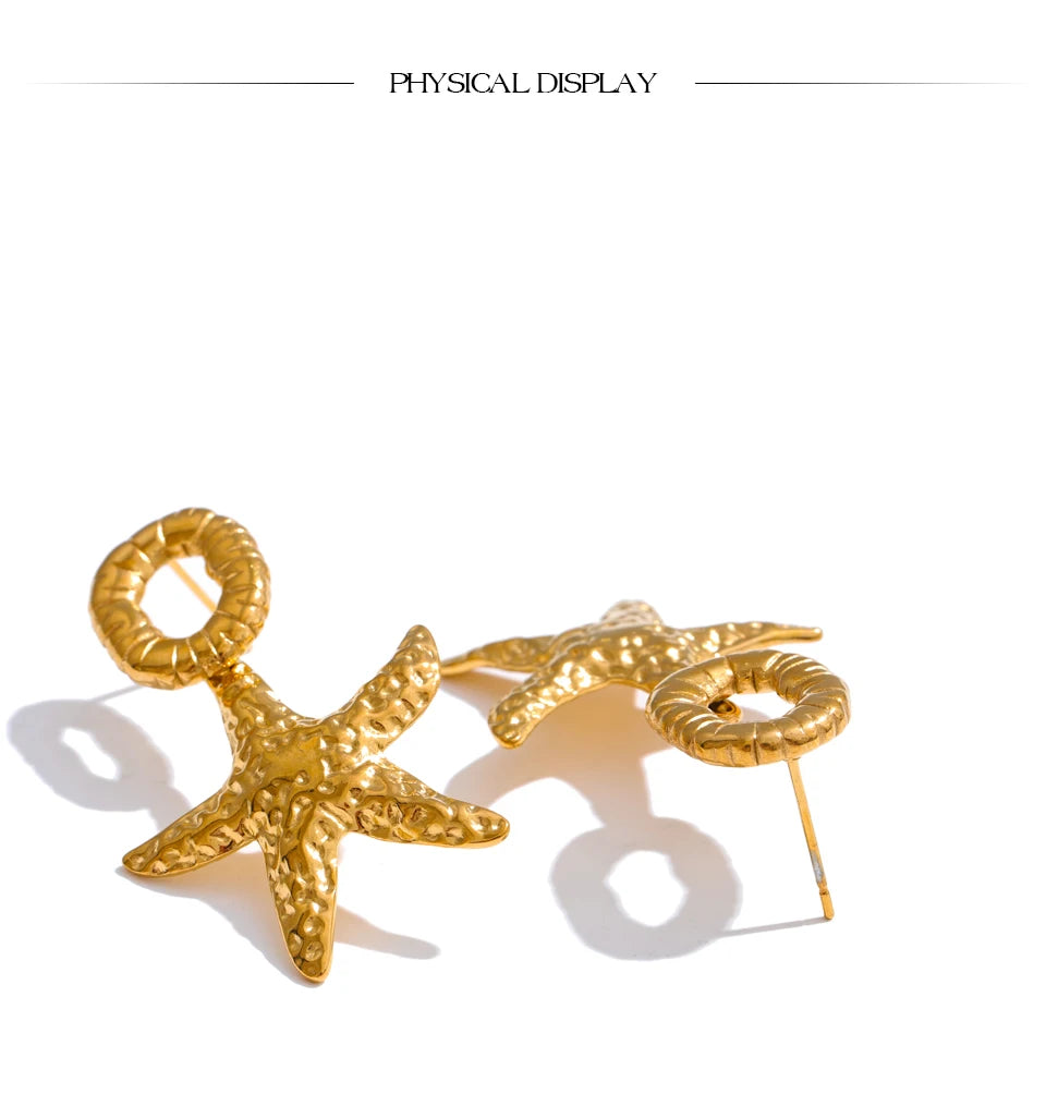Star earrings in gold-plated stainless steel.