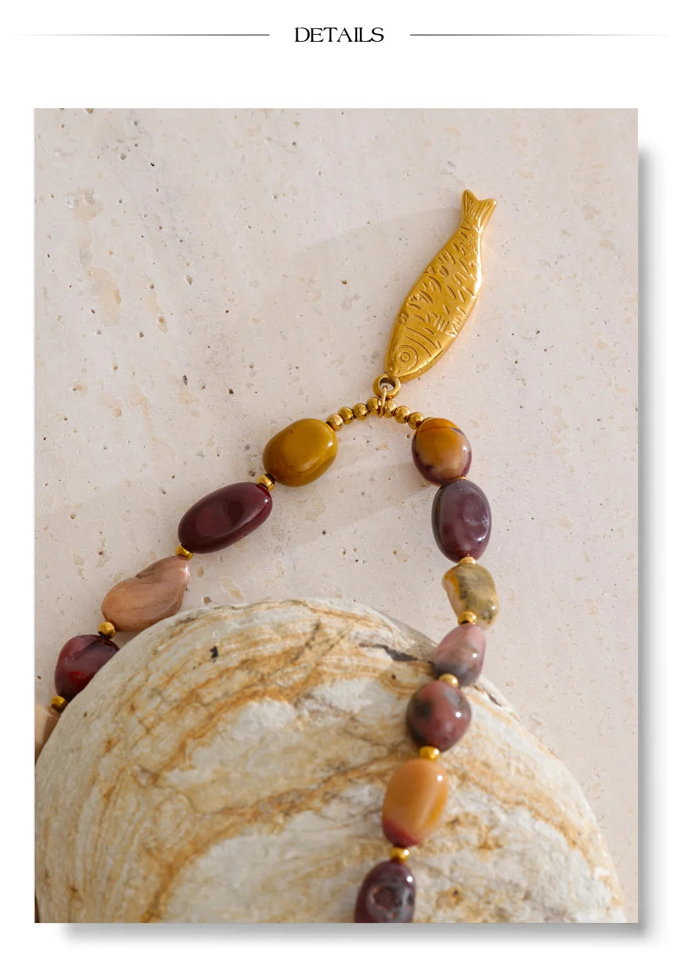 Natural stone beaded geometric necklace in gold-plated stainless steel with natural stone.