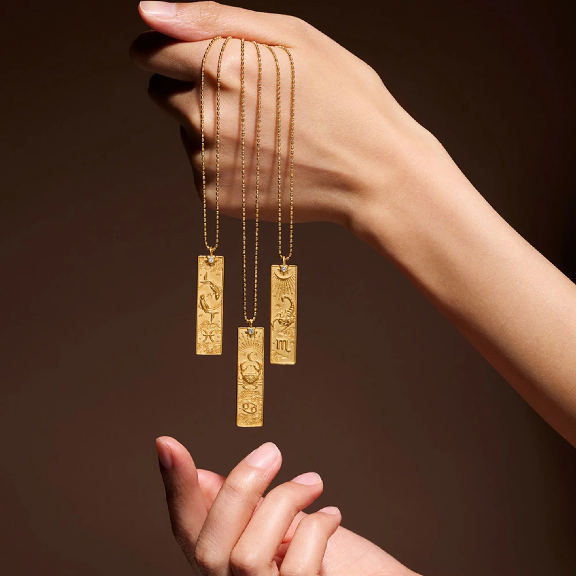 18K gold-plated stainless steel unique zodiac pendant necklace, suitable for daily wear and birthday gifts