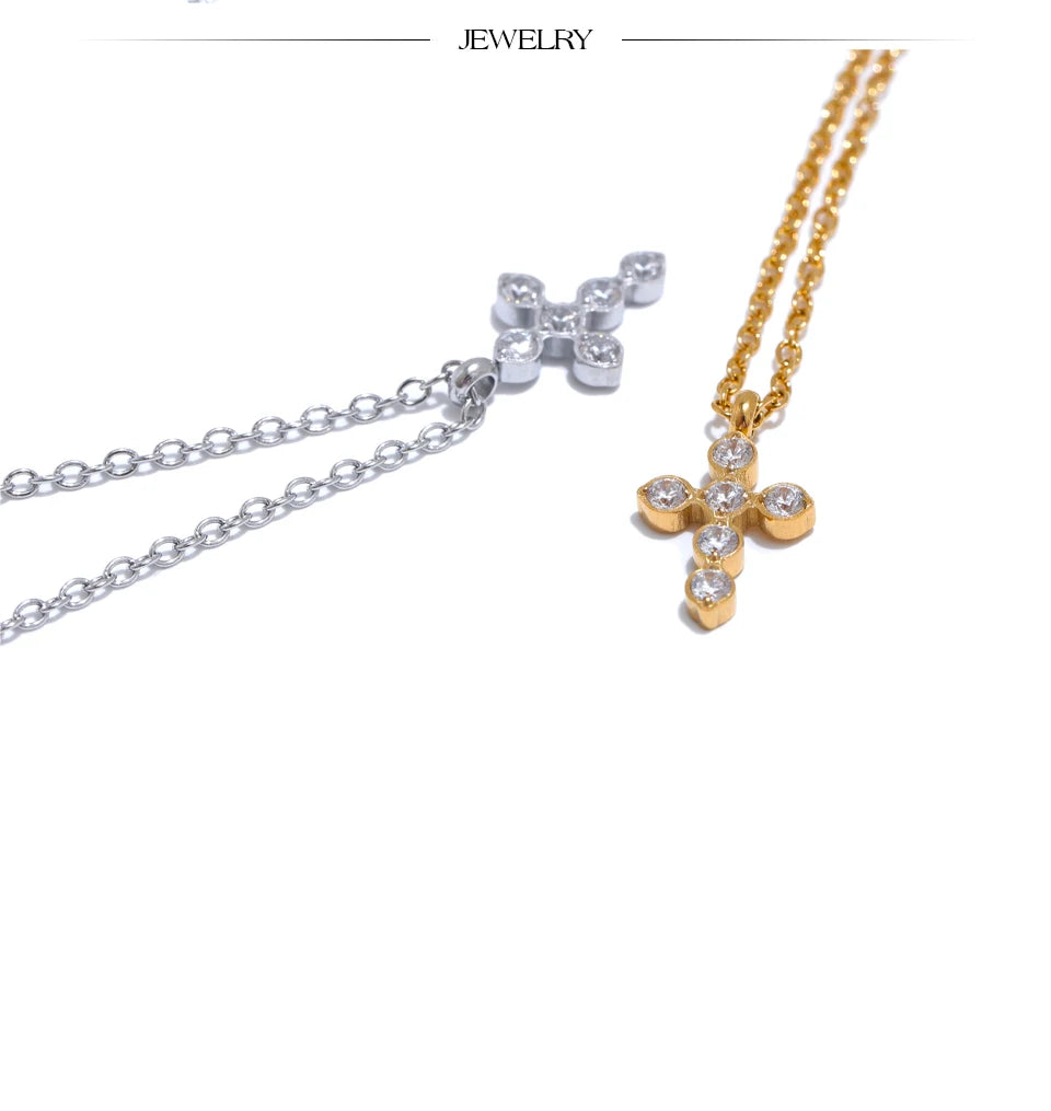 Cubic zirconia cross geometric necklace in gold-plated stainless steel with cubic zirconia.