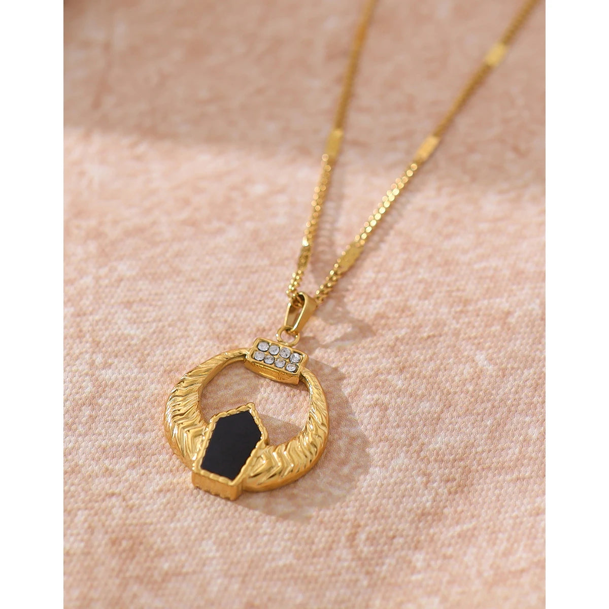 Pendant Necklace — 316L Stainless Steel · PS410