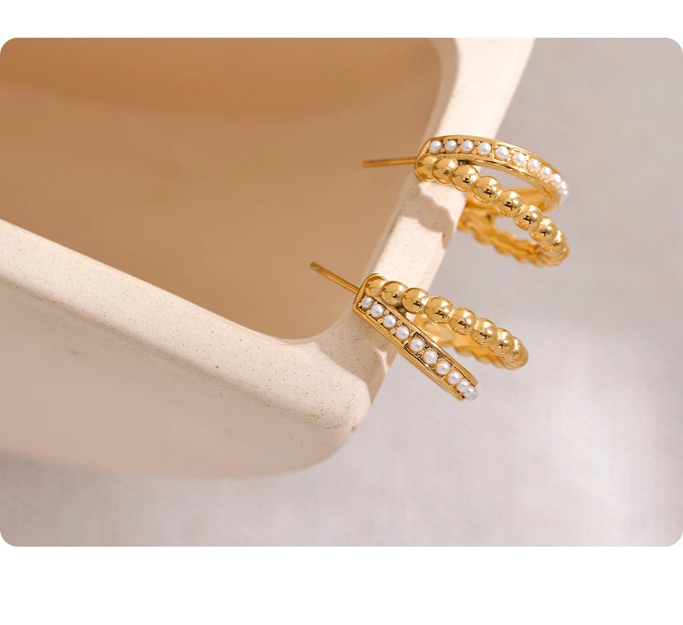 Pearl vintage geometric earrings in 18K gold-plated stainless steel with pearl.