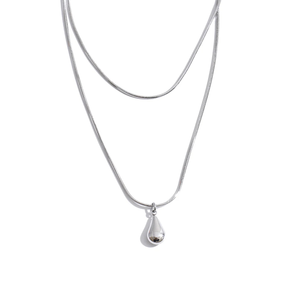 Geometric chain necklace in gold-plated stainless steel.