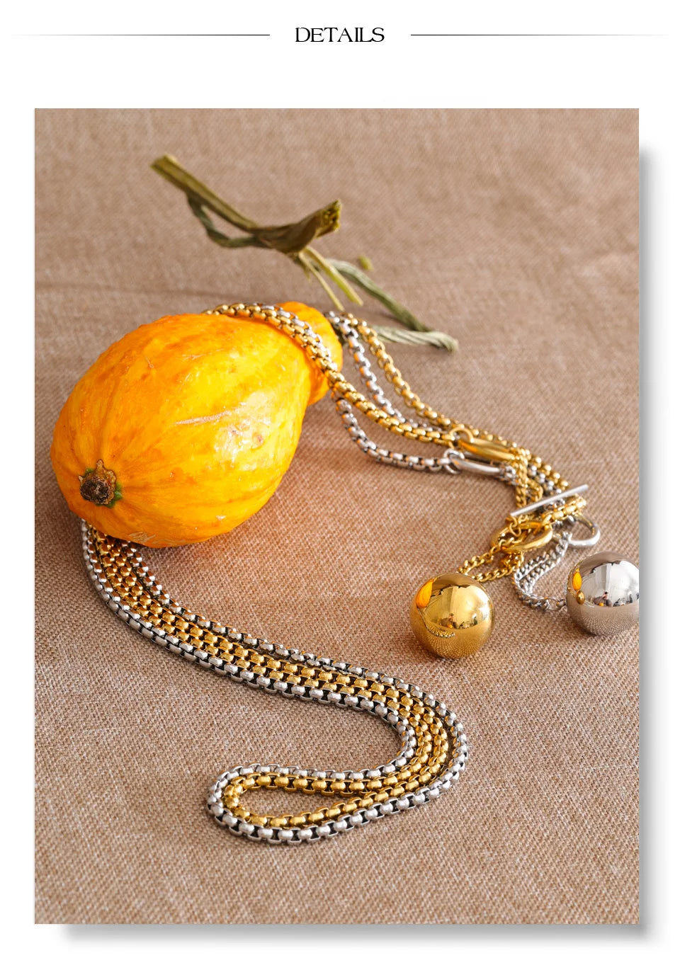 Geometric necklace in gold-plated stainless steel.