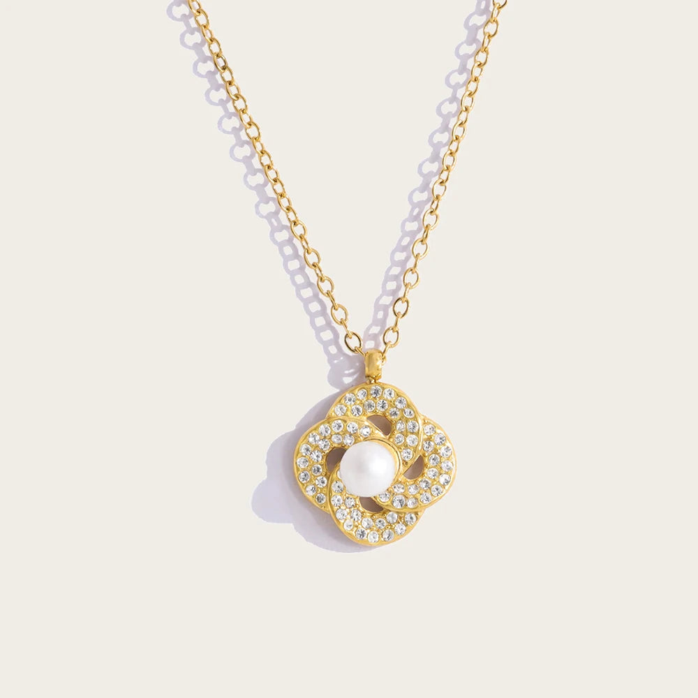 Crystal Pendant Necklace Vintage — 316L Stainless Steel · PS435