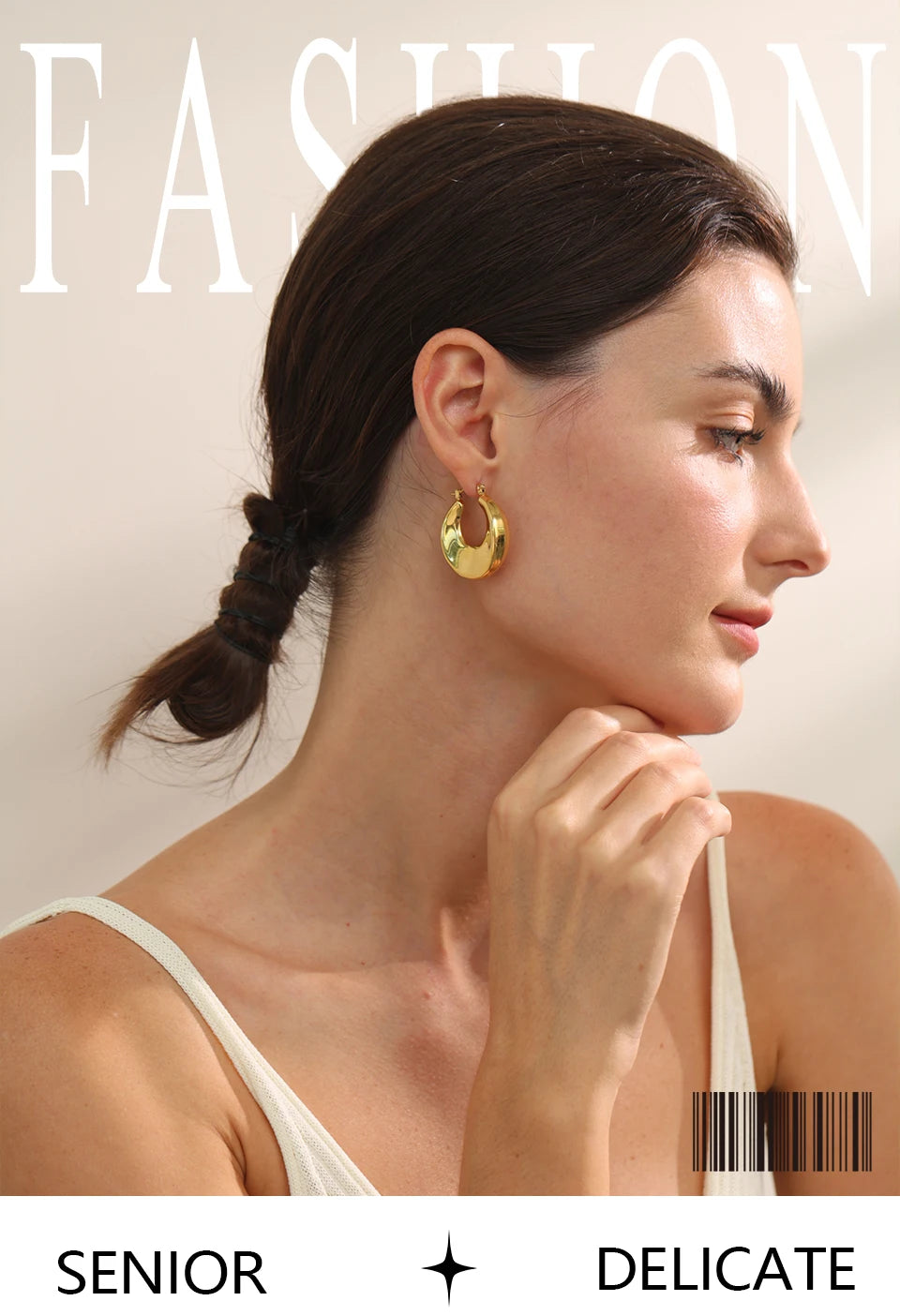 Minimalist geometric earrings in gold-plated stainless steel.