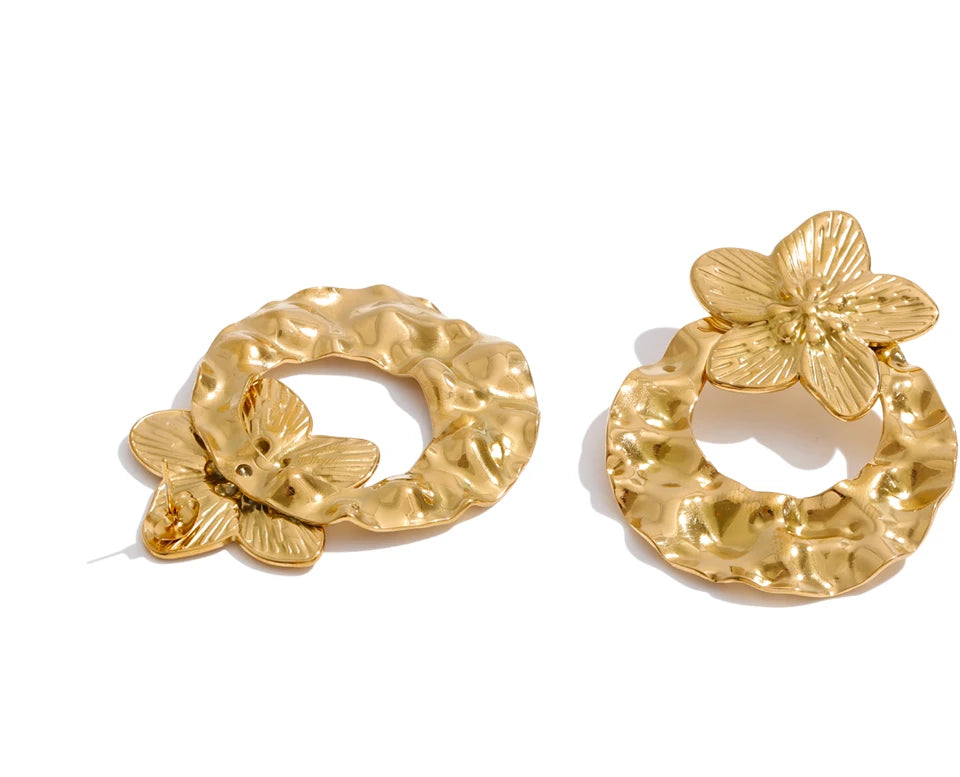 Flower Hammered Earrings — Gold-Plated Stainless Steel · PS1232