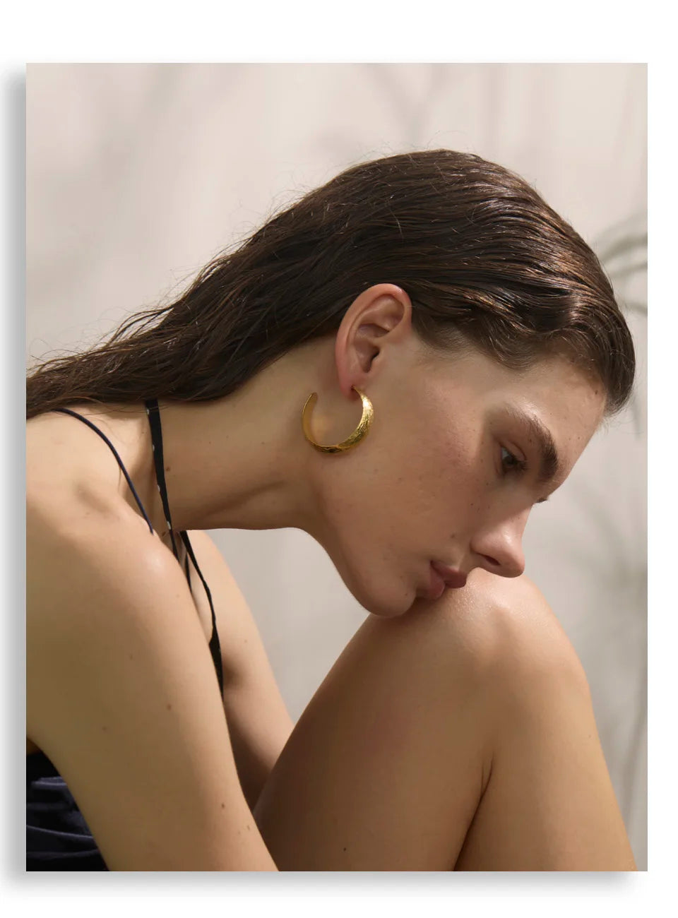 Geometric earrings in gold-plated stainless steel.