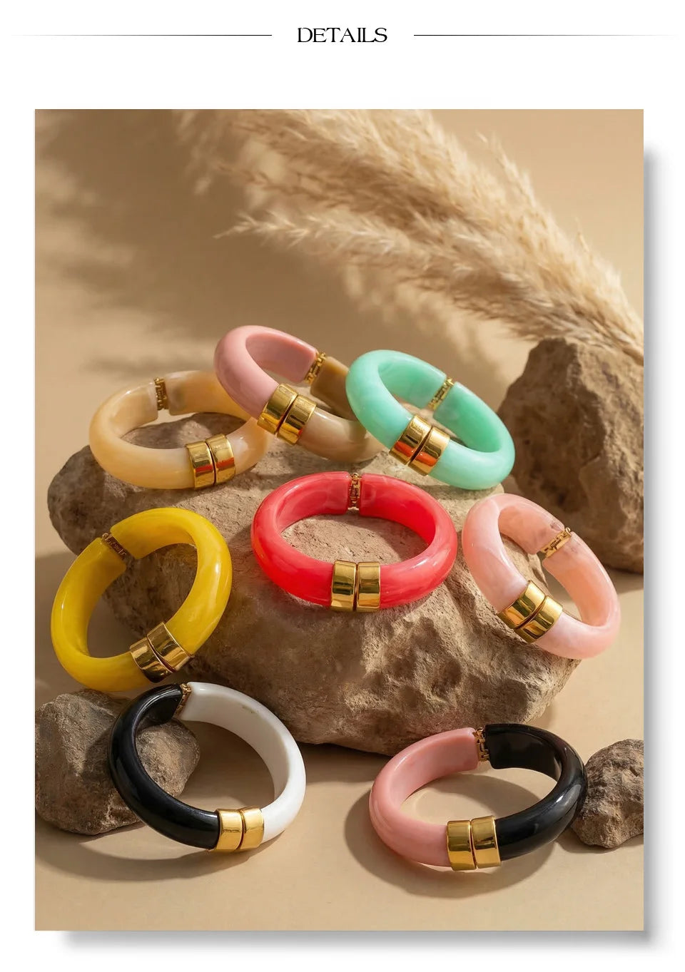 Resin acrylic geometric bracelet in gold-plated stainless steel with resin and acrylic.