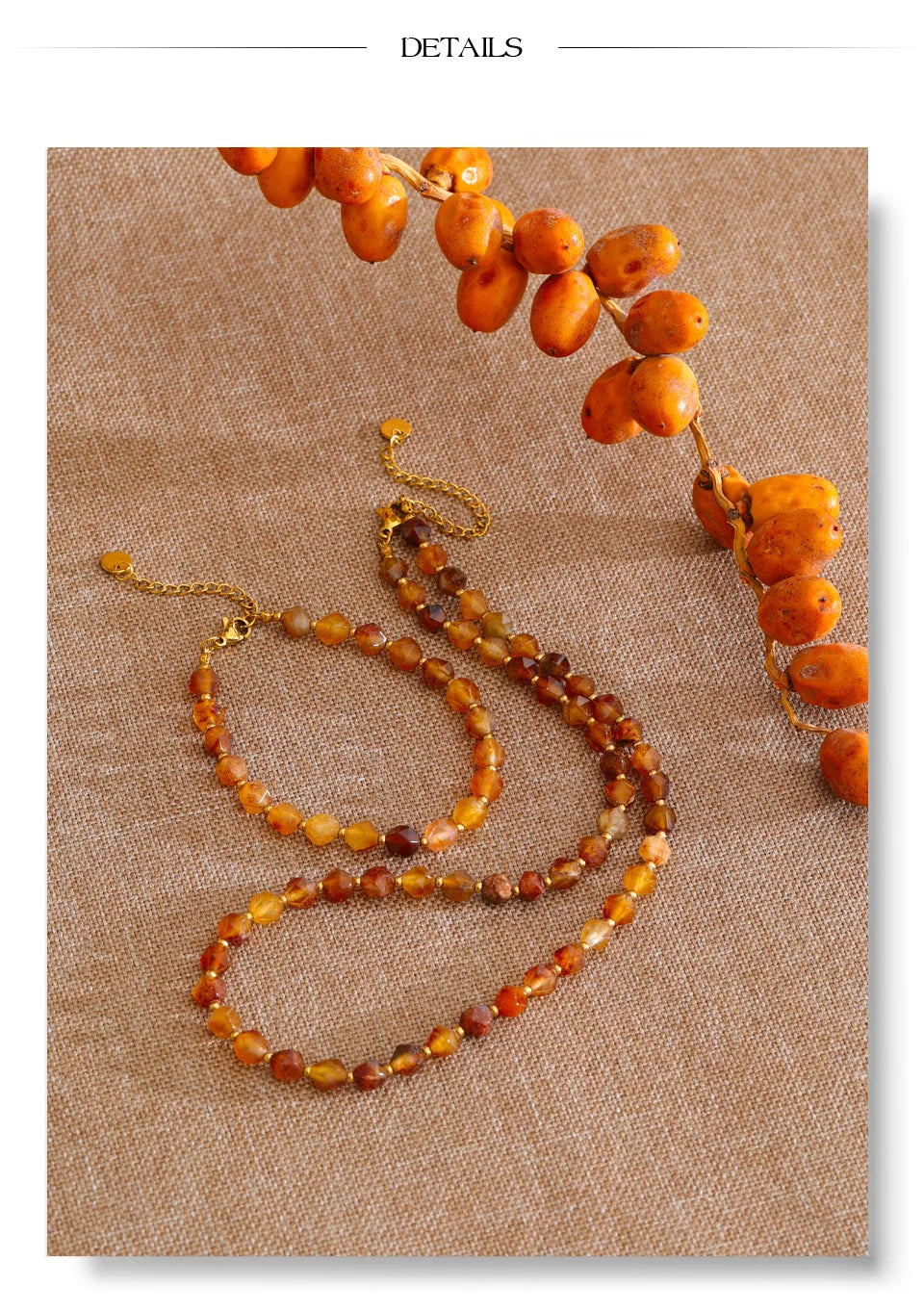 Natural stone beaded multi-color necklace in gold-plated stainless steel with natural stone.