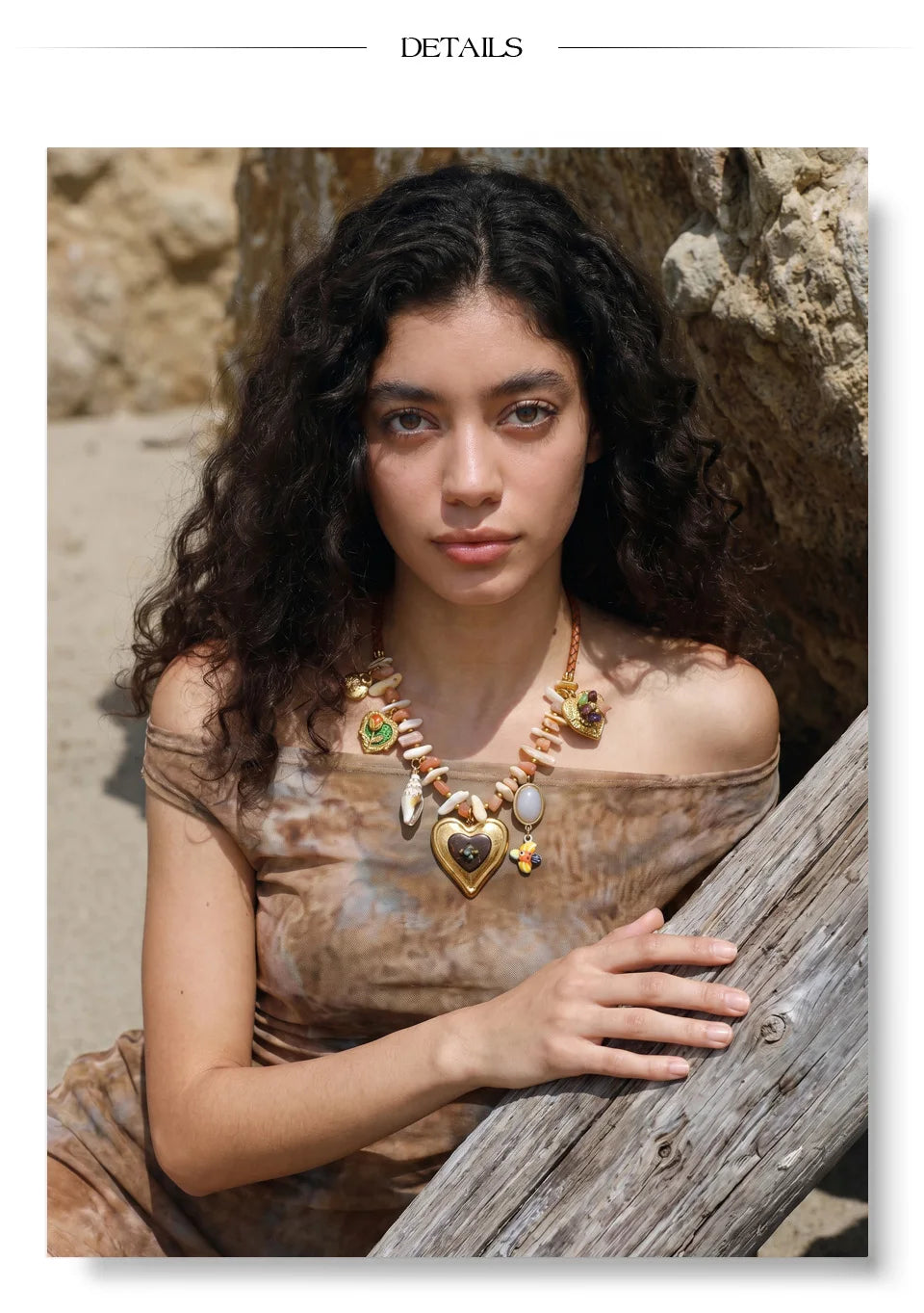 Shell heart flower necklace in gold-plated stainless steel with shell.
