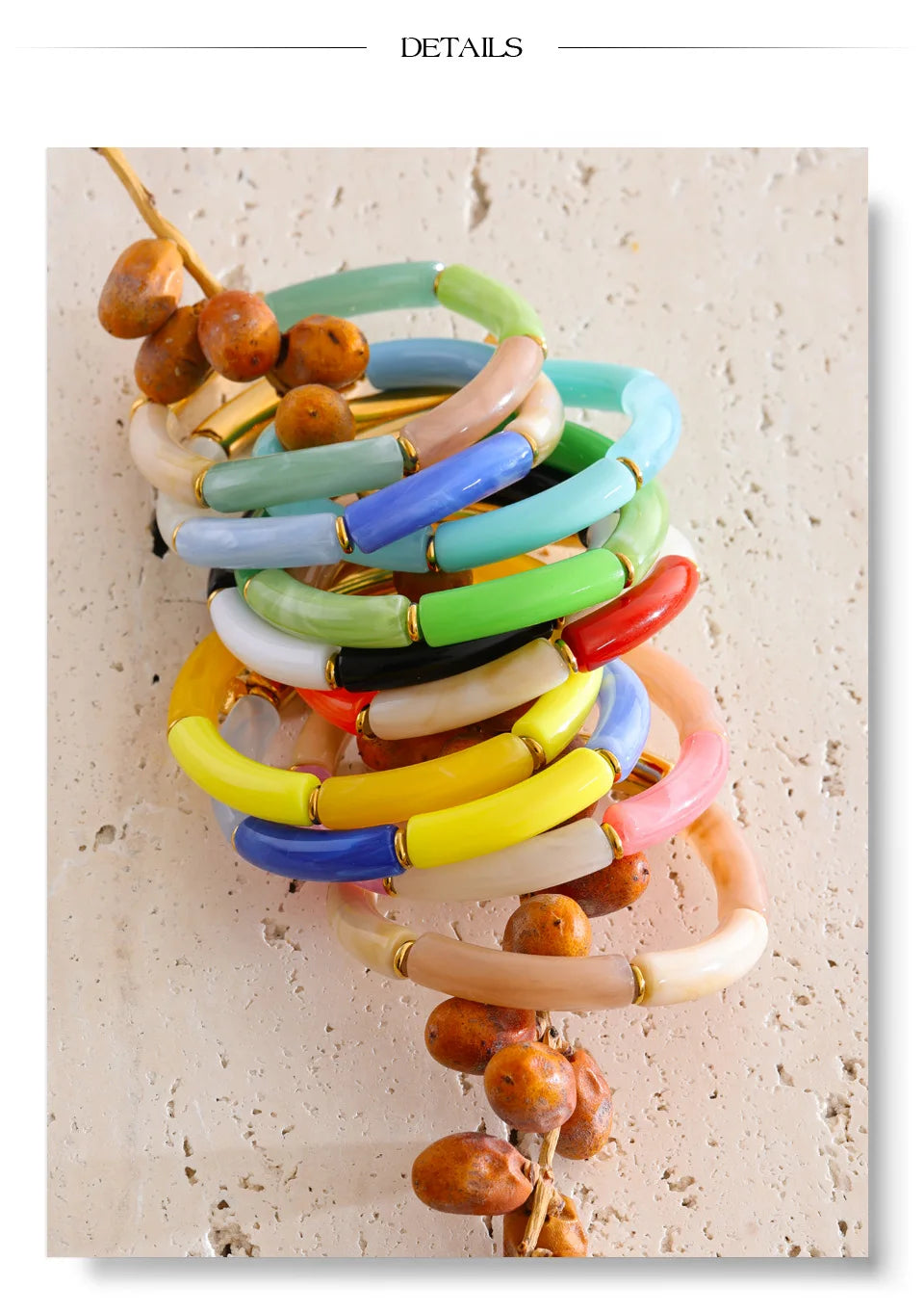 Resin acrylic geometric bracelet in gold-plated stainless steel with resin and acrylic.