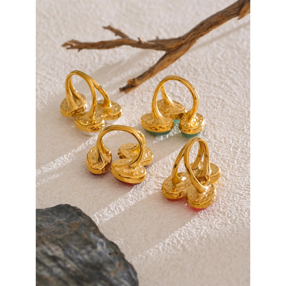 Pearl shell natural stone ring in 18K gold-plated stainless steel with pearl and natural stone.
