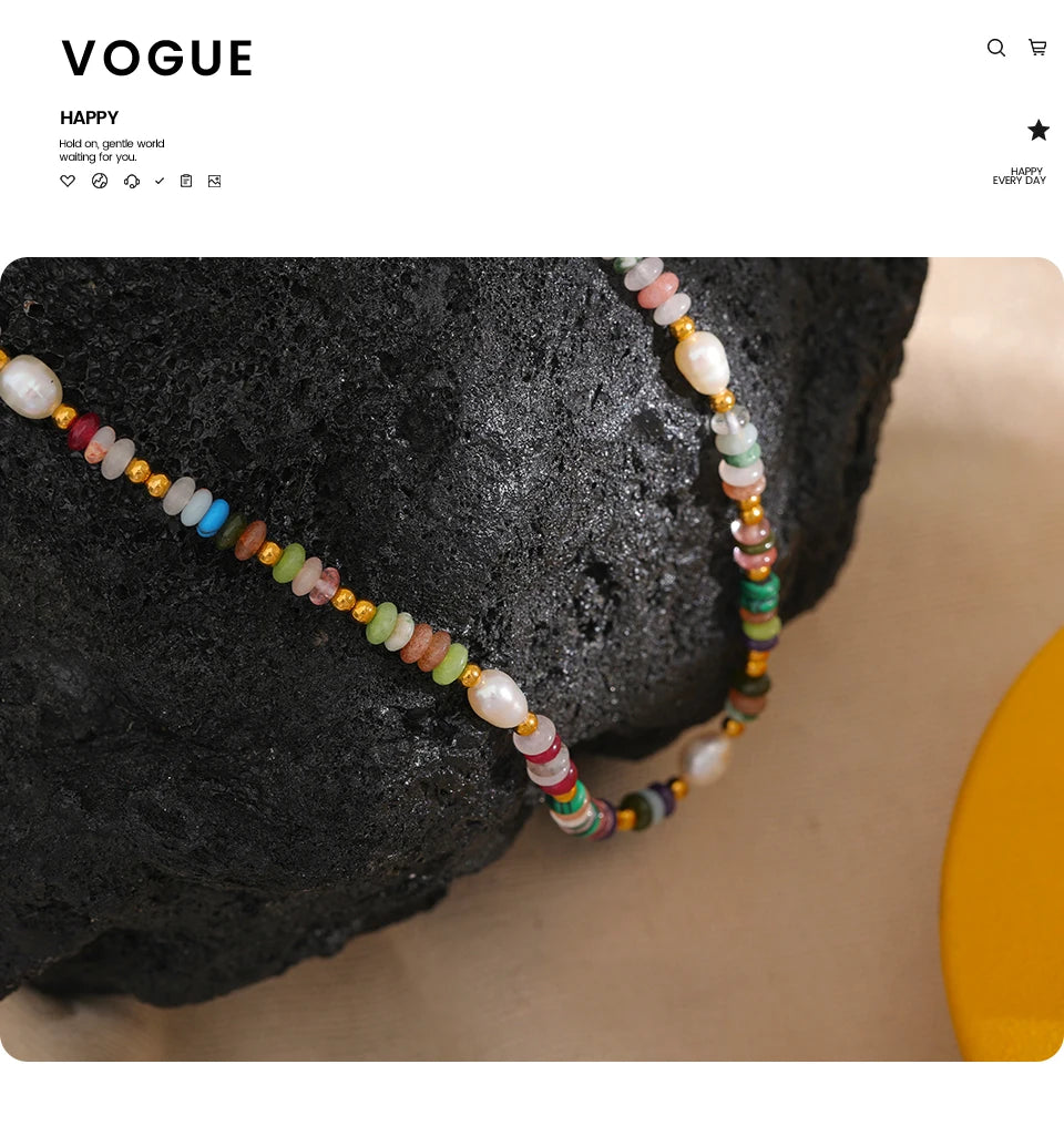 Freshwater pearl natural stone multi-color necklace in gold-plated stainless steel with freshwater pearl and natural stone.