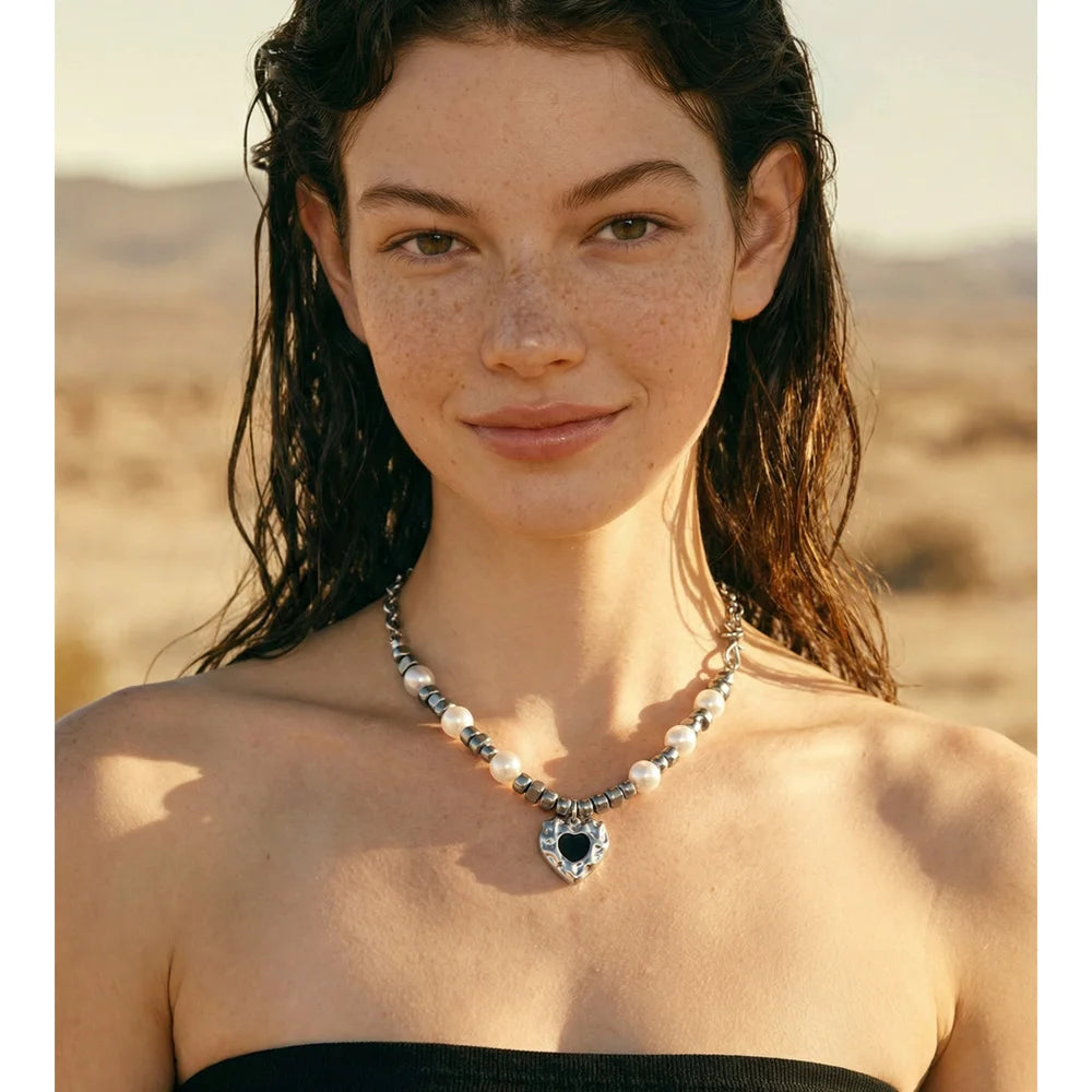 Pearl heart beaded necklace in gold-plated stainless steel with pearl.