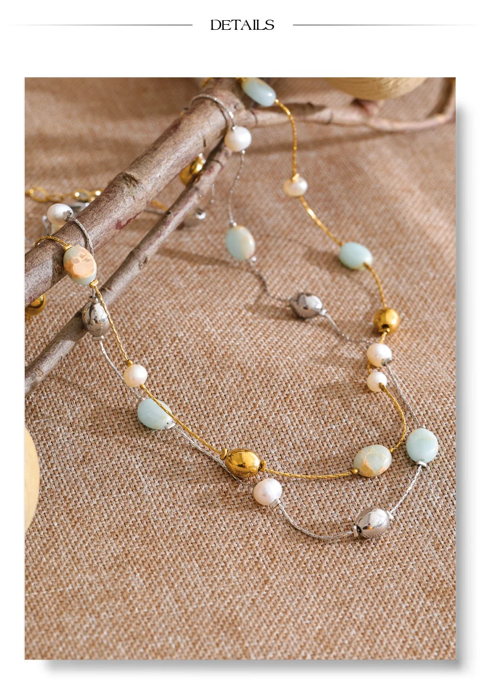 Pearl natural stone beaded necklace in gold-plated stainless steel with pearl and natural stone.