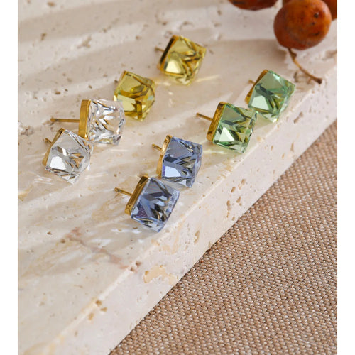 Crystal multi-color geometric earrings in gold-plated stainless steel with crystal.