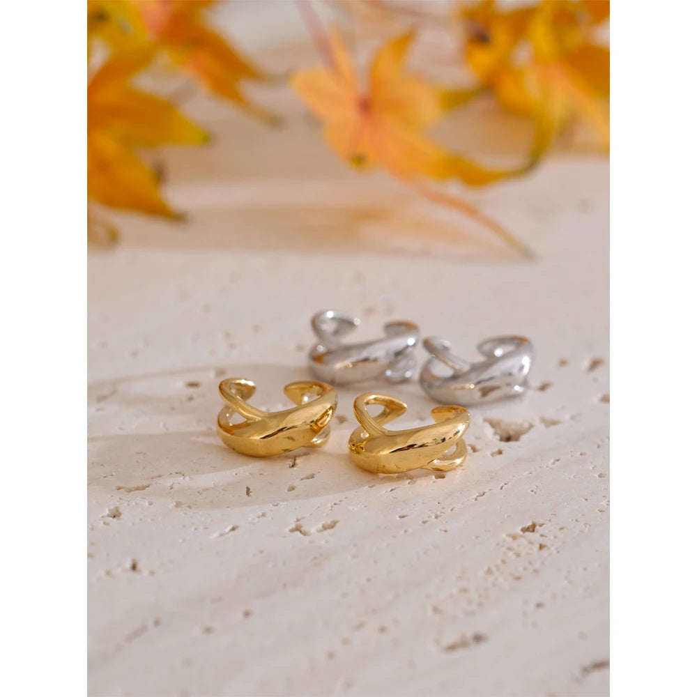 Geometric earrings in gold-plated 316L stainless steel.