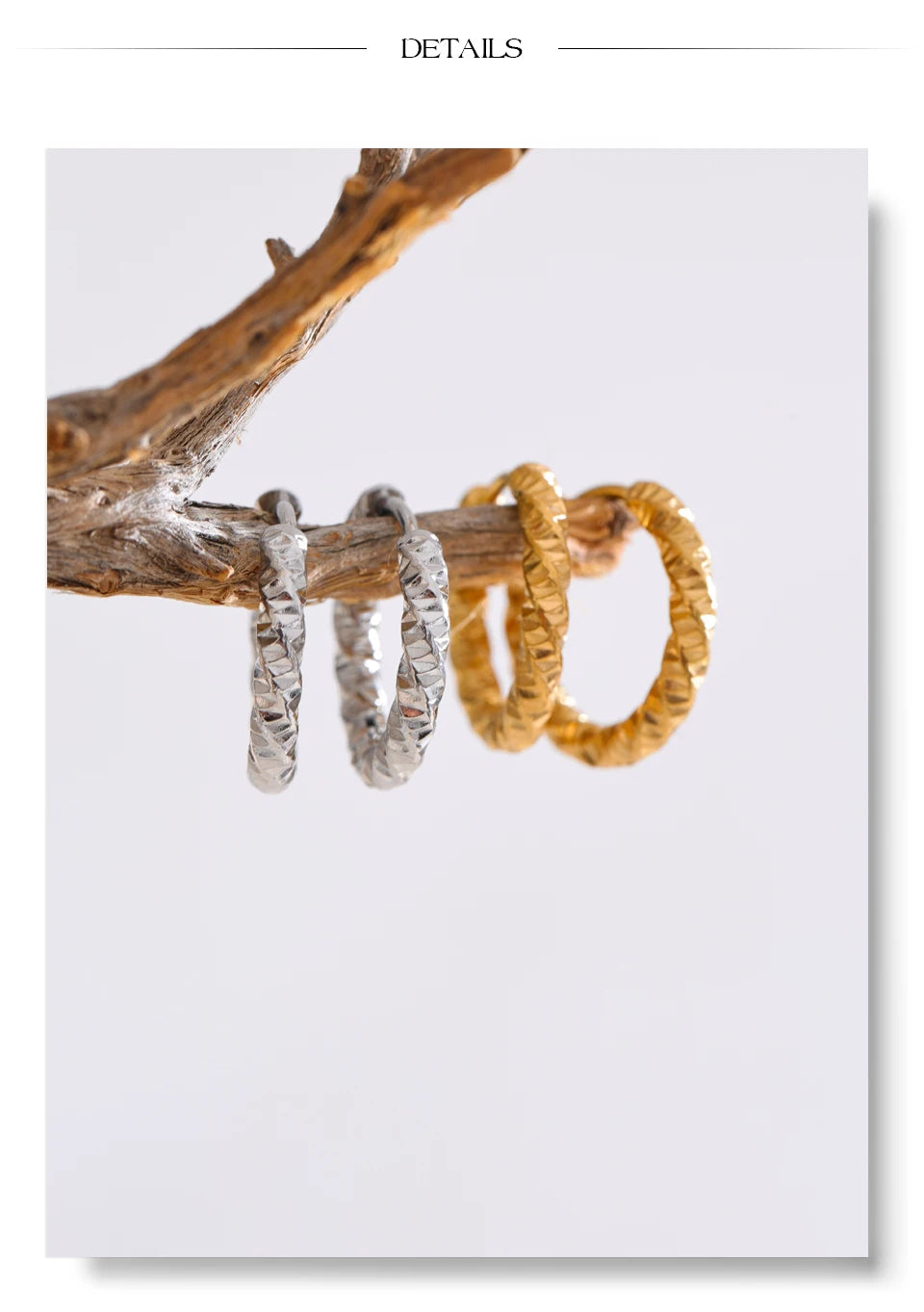 Geometric earrings in gold-plated stainless steel.