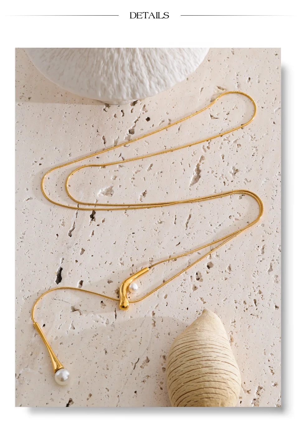 Pearl geometric chain necklace in gold-plated stainless steel with pearl.