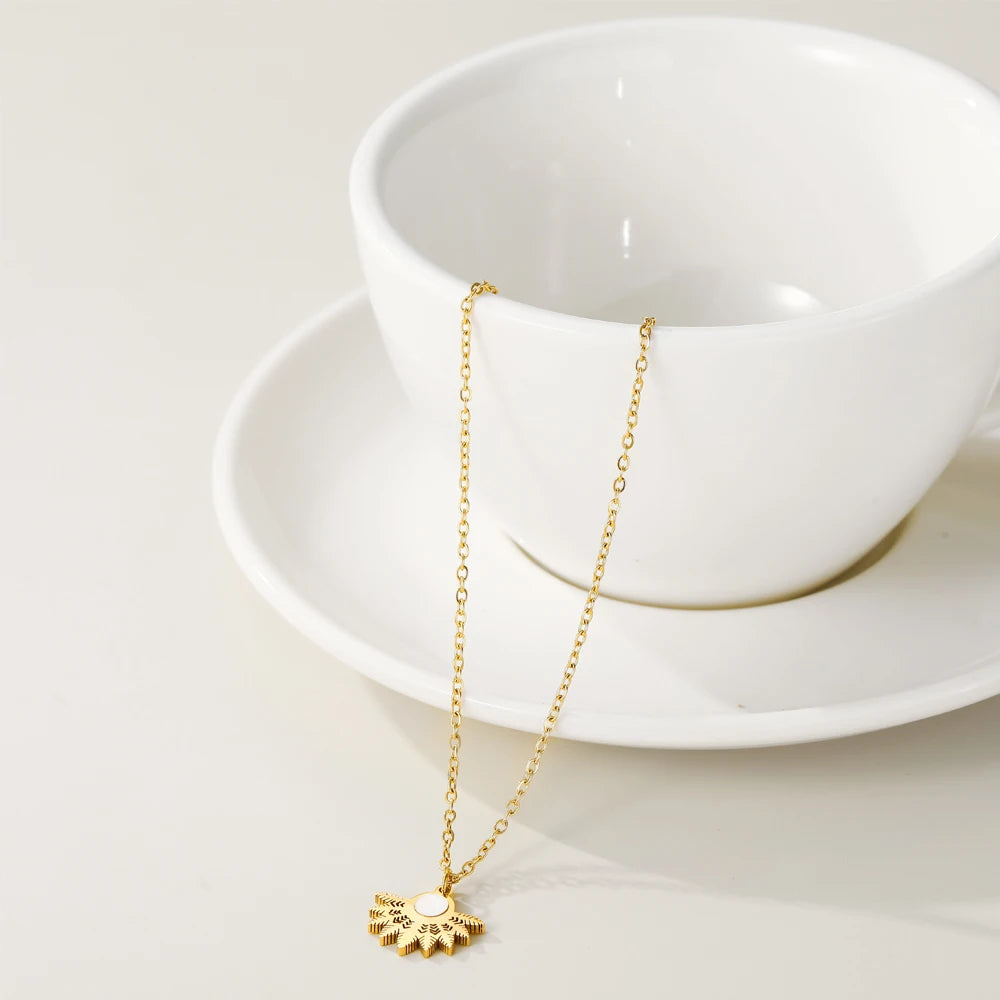 Pendant Necklace Geometric Snowflake Charm — 316L Stainless Steel · PS447