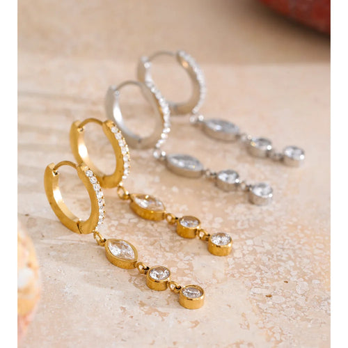Cubic zirconia geometric chain earrings in gold-plated stainless steel with cubic zirconia.