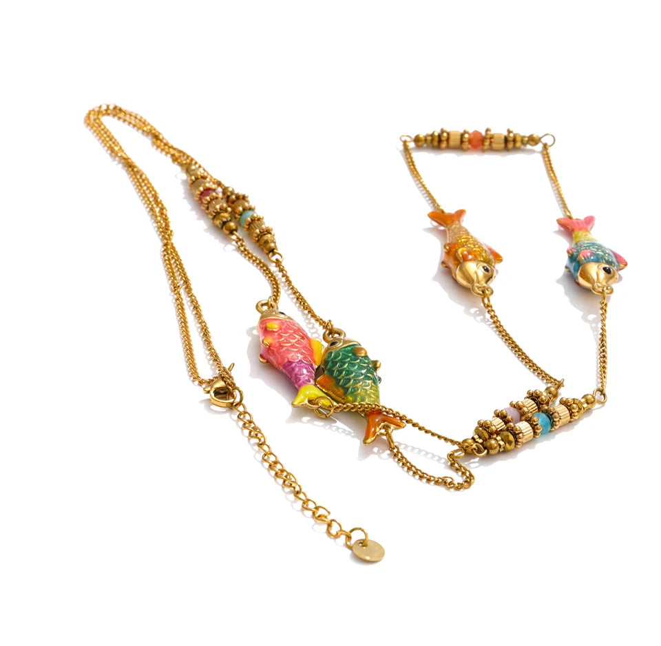 Enamel geometric chain necklace in gold-plated stainless steel with enamel.
