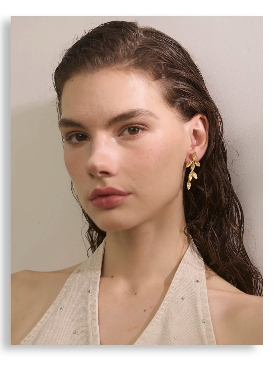 Geometric earrings in gold-plated stainless steel.