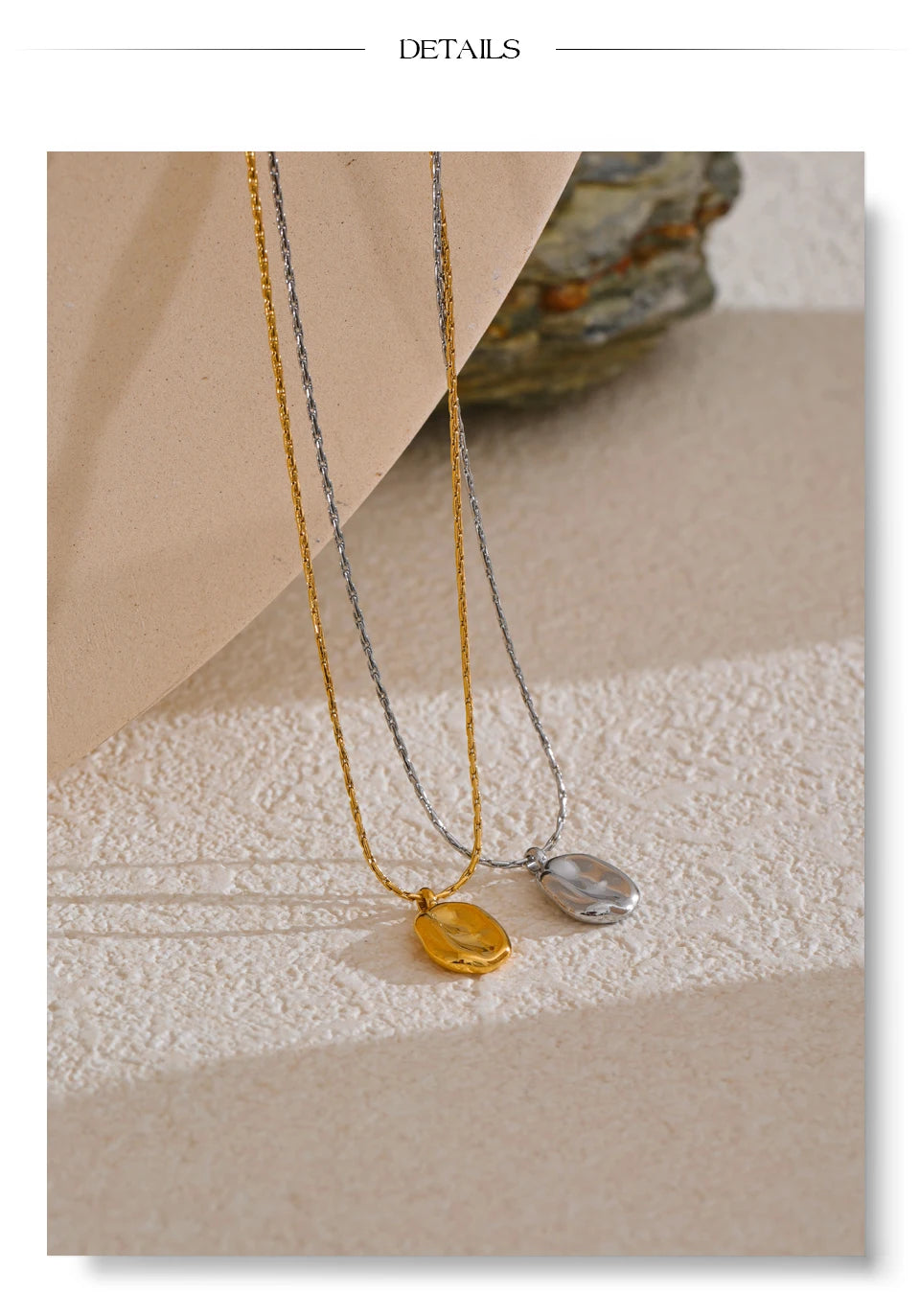 Hammered minimalist geometric necklace in gold-plated stainless steel.