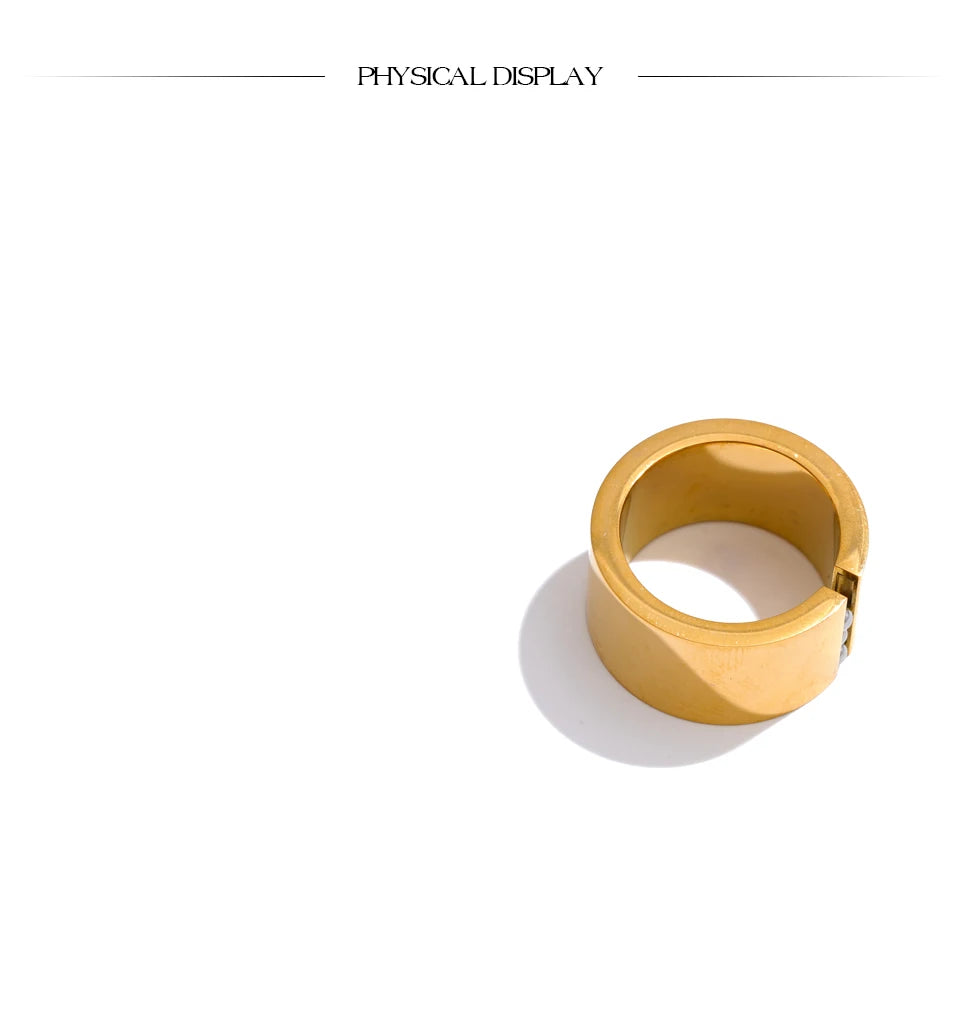 Geometric ring in gold-plated stainless steel.