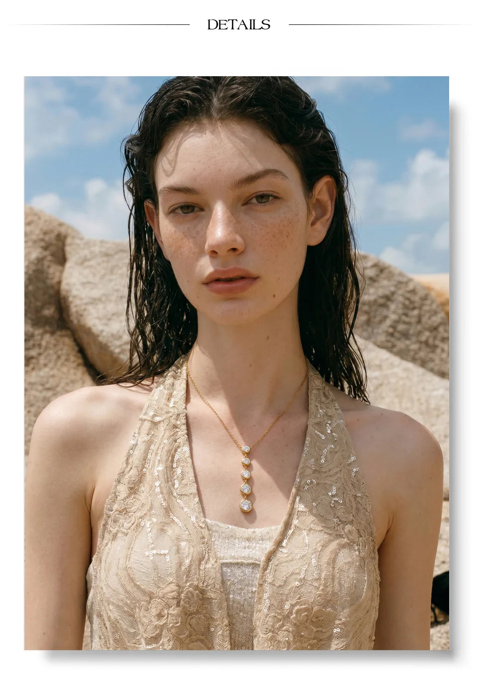 Cubic zirconia geometric chain necklace in gold-plated stainless steel with cubic zirconia.