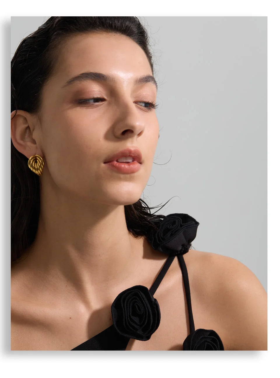 Geometric earrings in gold-plated stainless steel.