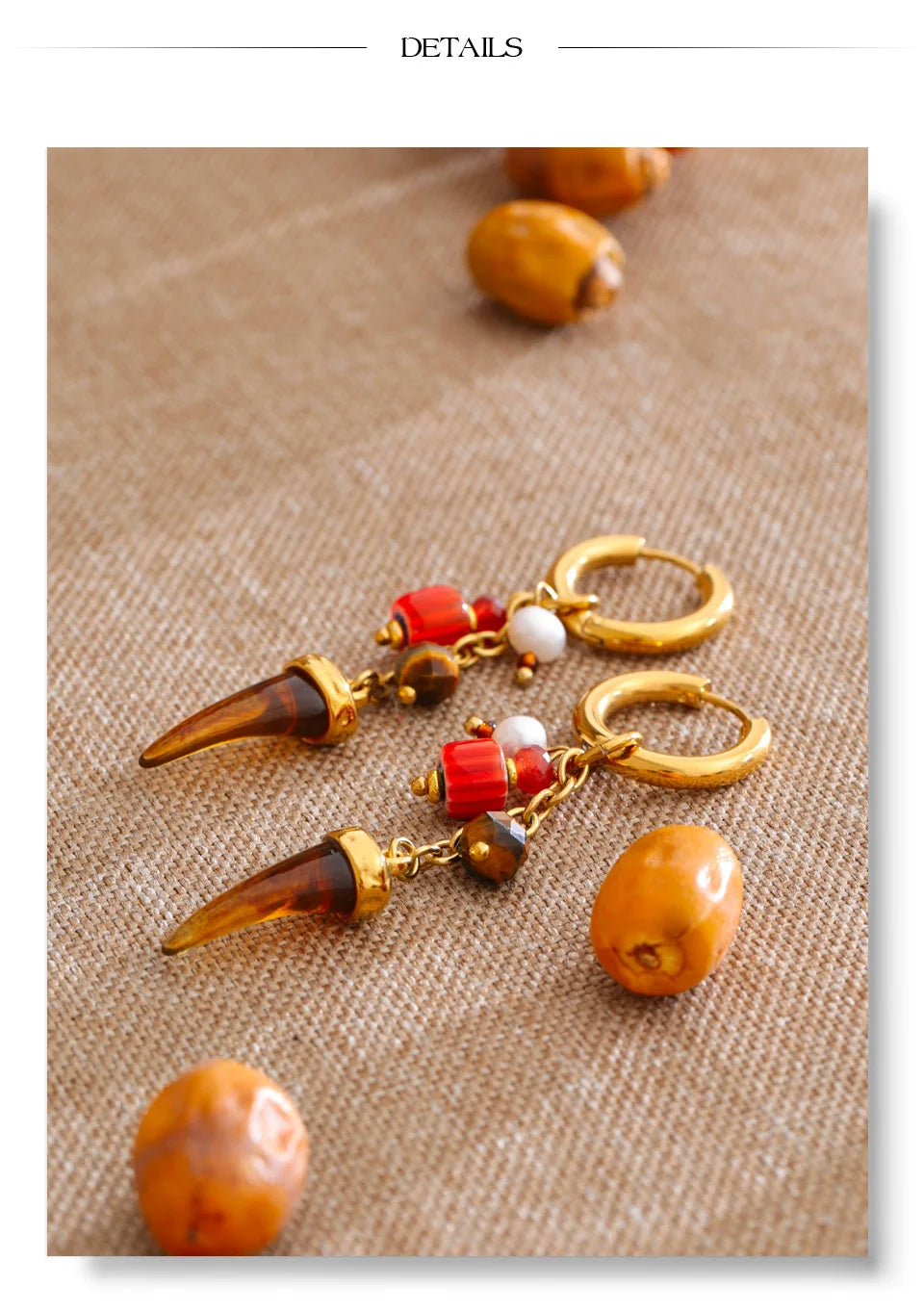 Resin geometric earrings in gold-plated stainless steel with resin.