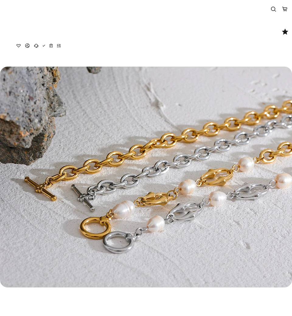 Freshwater pearl geometric chain necklace in gold-plated stainless steel with freshwater pearl.