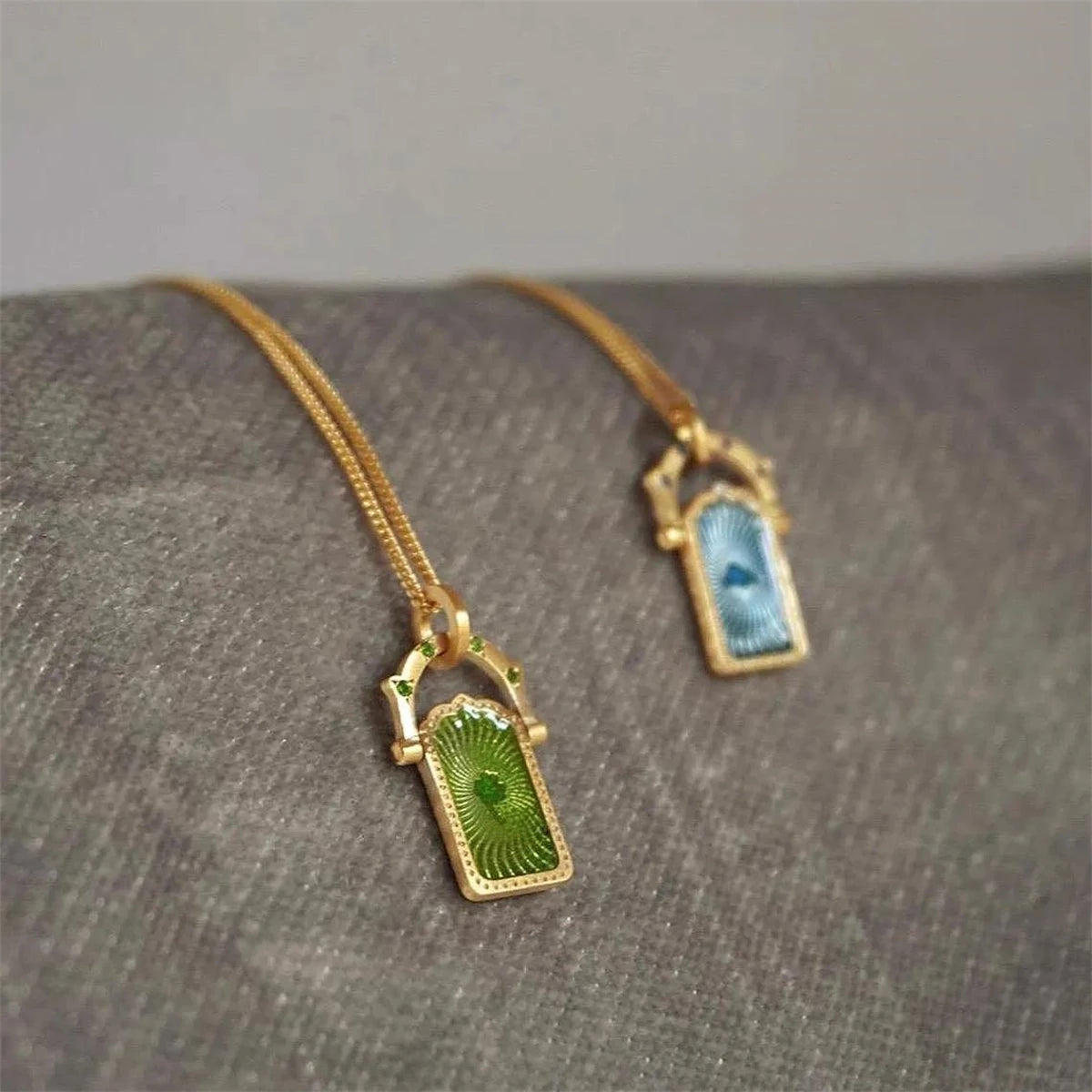 Retro Titanium Tarot Card Love Lucky Clover Rotating Sports Tree of Life Necklace Plated in 18k Gold
