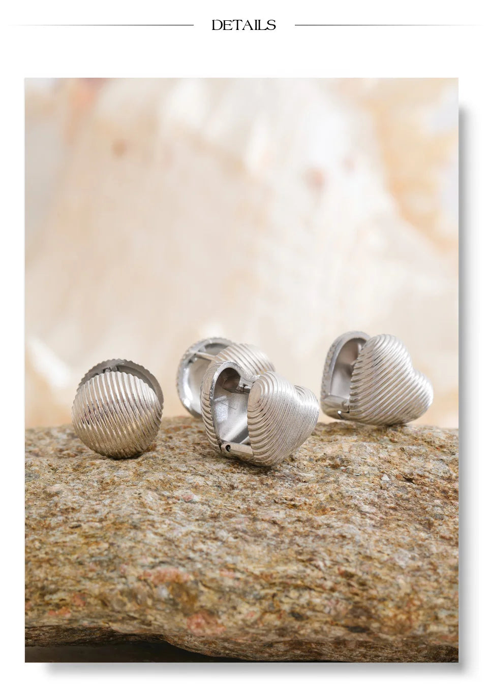 Heart minimalist geometric earrings in gold-plated stainless steel.