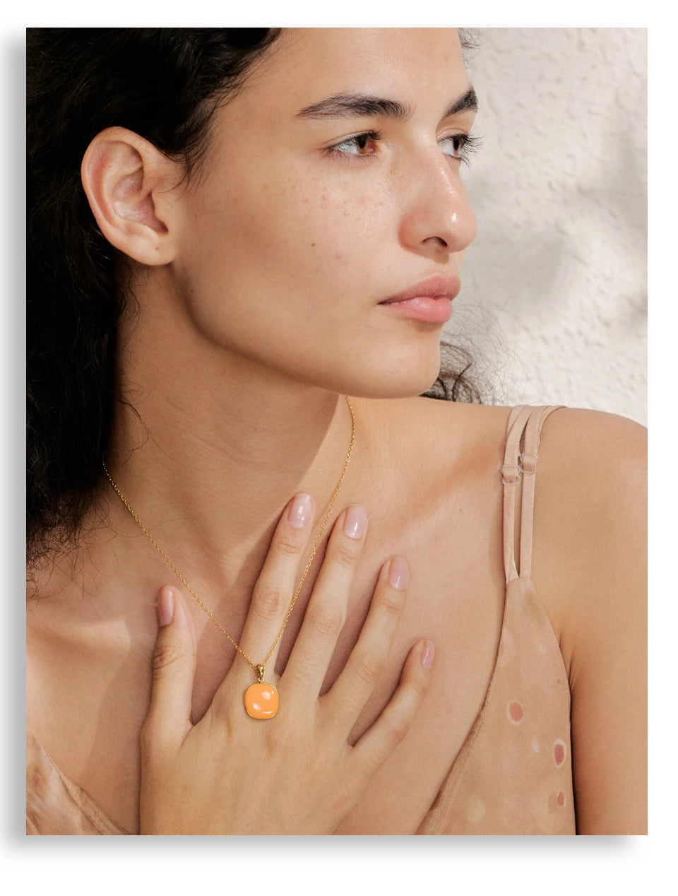 Geometric necklace in gold-plated stainless steel.