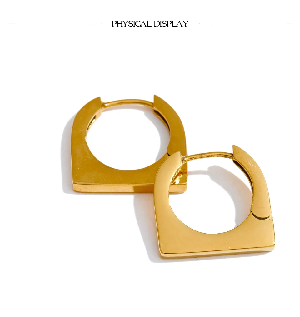 Geometric earrings in gold-plated stainless steel.
