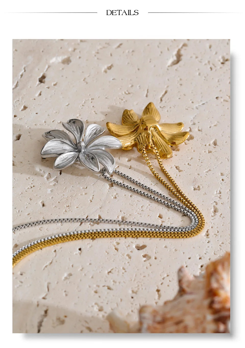 Flower necklace in gold-plated stainless steel.