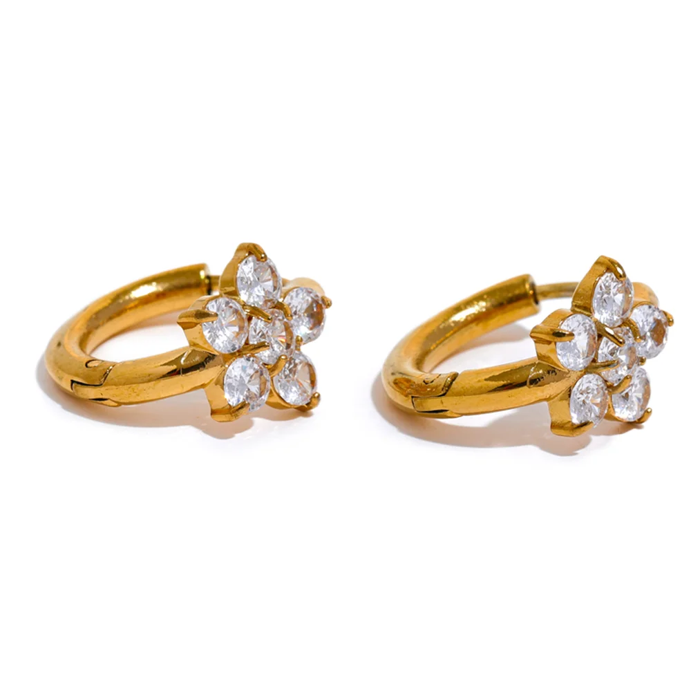 Cubic zirconia flower earrings in gold-plated stainless steel with cubic zirconia.