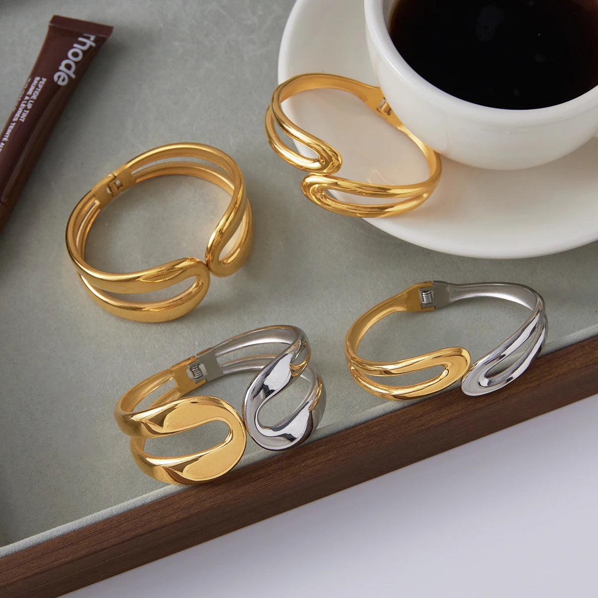 Two-Tone Hollow Line Bracelet — Stainless Steel · PS364